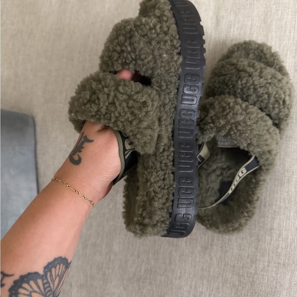UGG Fuzzy Olive Slippers - Picture 4 of 8